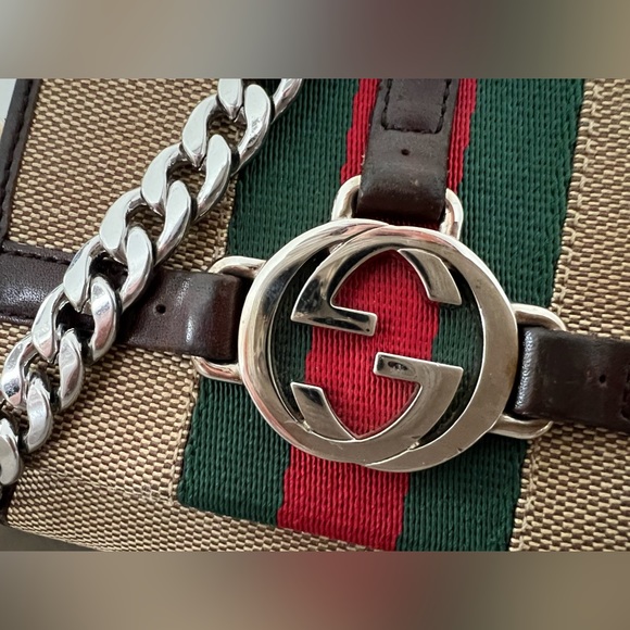 GUCCI Wallet on Chain w/box - Picture 4 of 17